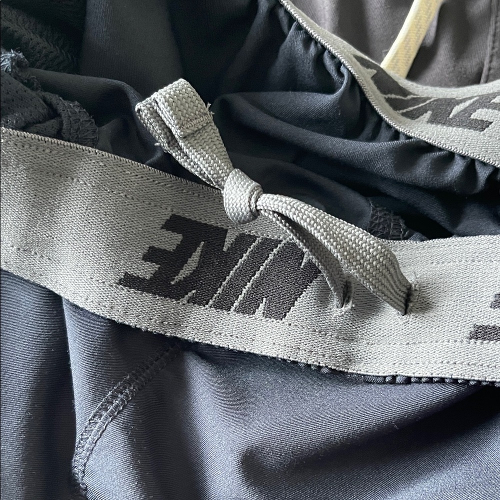 Vuori Black and Navy Joggers - Picture 6 of 10